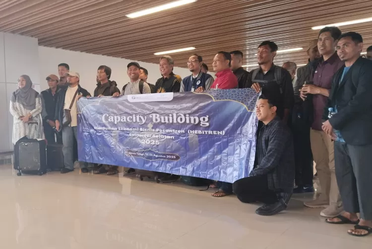 Delegasi peserta capacity building BI Sulsel dan Hebitren Sulsel di Surabaya